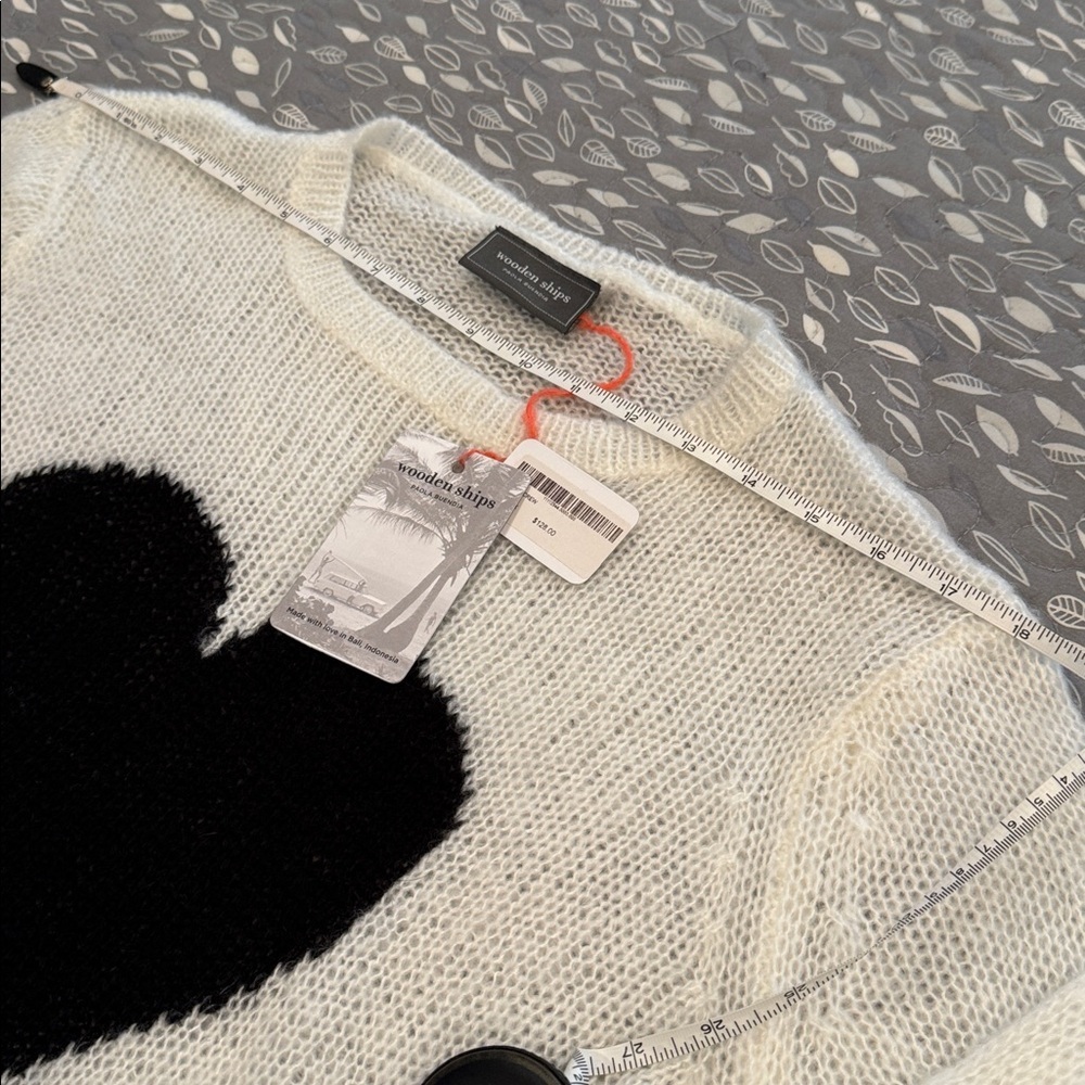 WOODEN SHIPS Valentine’s Day White Sweater with Black Heart, size M/L - Picture 4 of 11